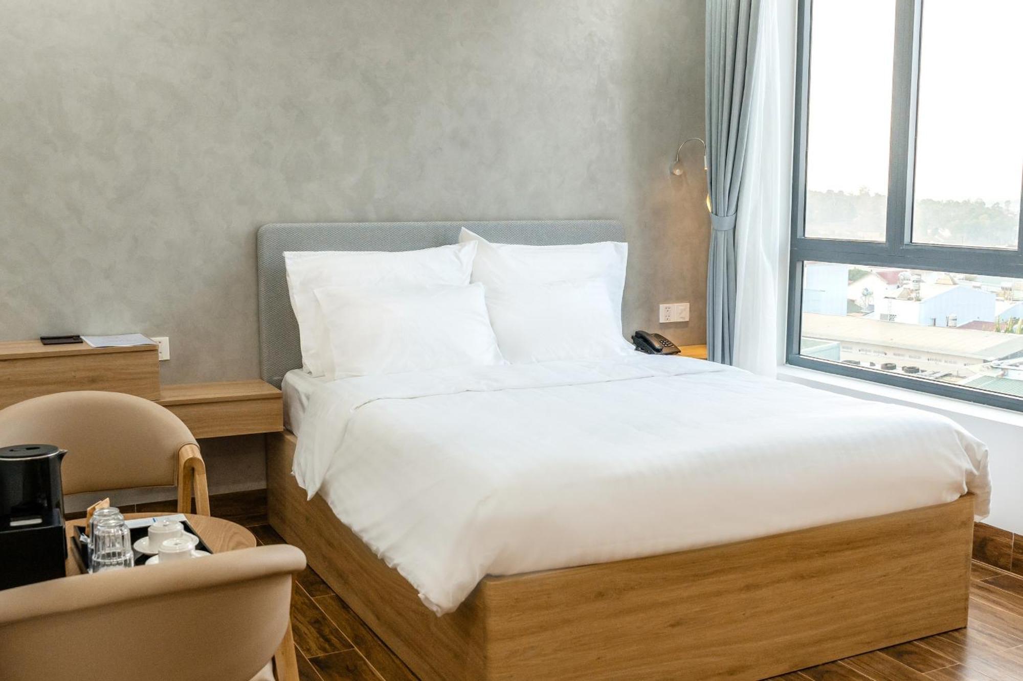 Diora Hotel Pleiku By Hos Eksteriør billede