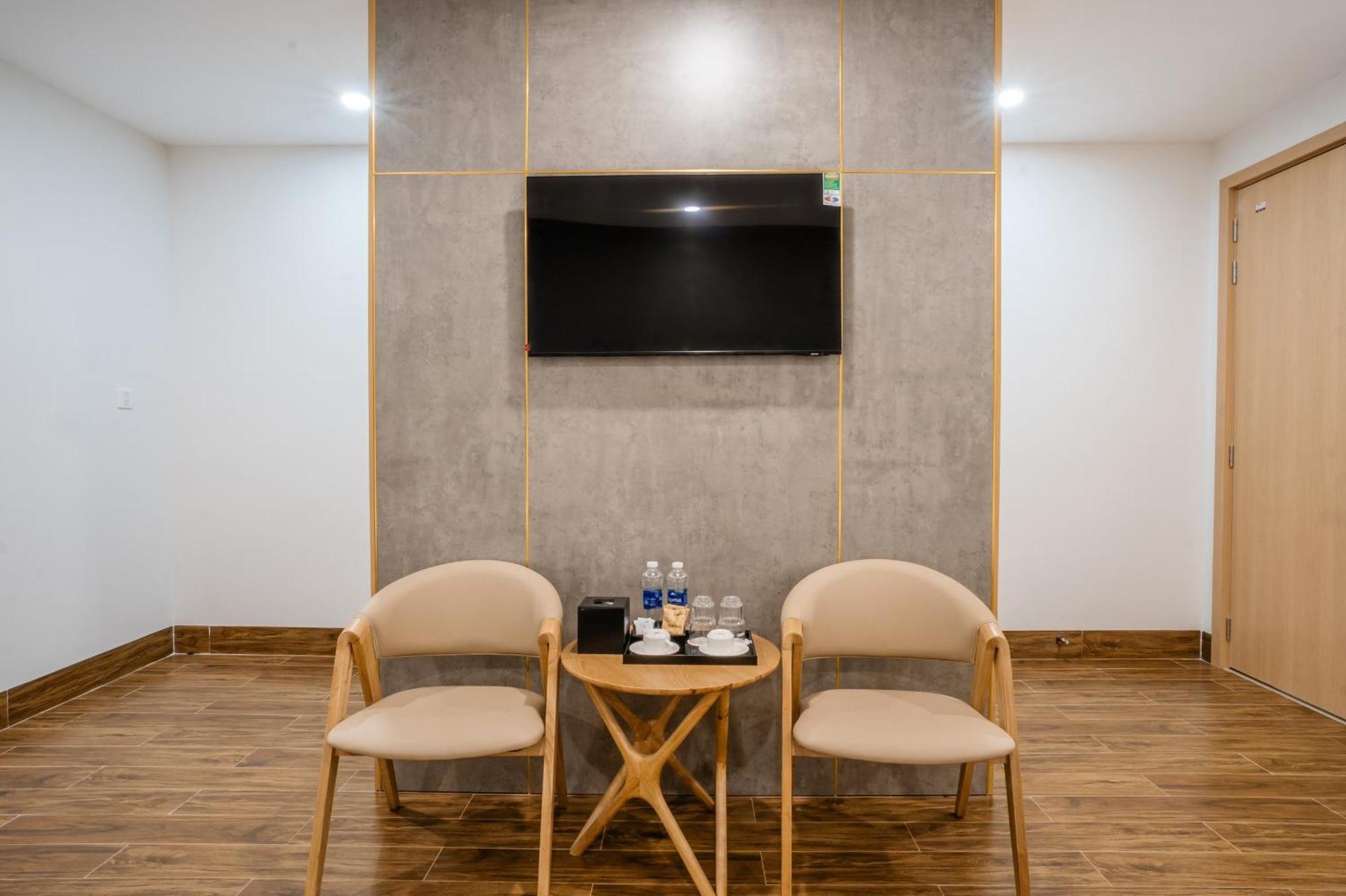 Diora Hotel Pleiku By Hos Eksteriør billede