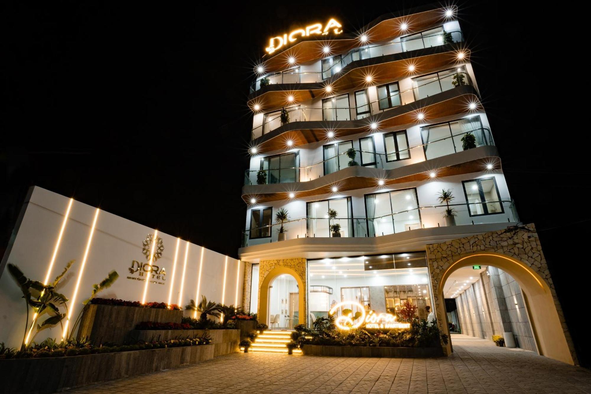Diora Hotel Pleiku By Hos Eksteriør billede