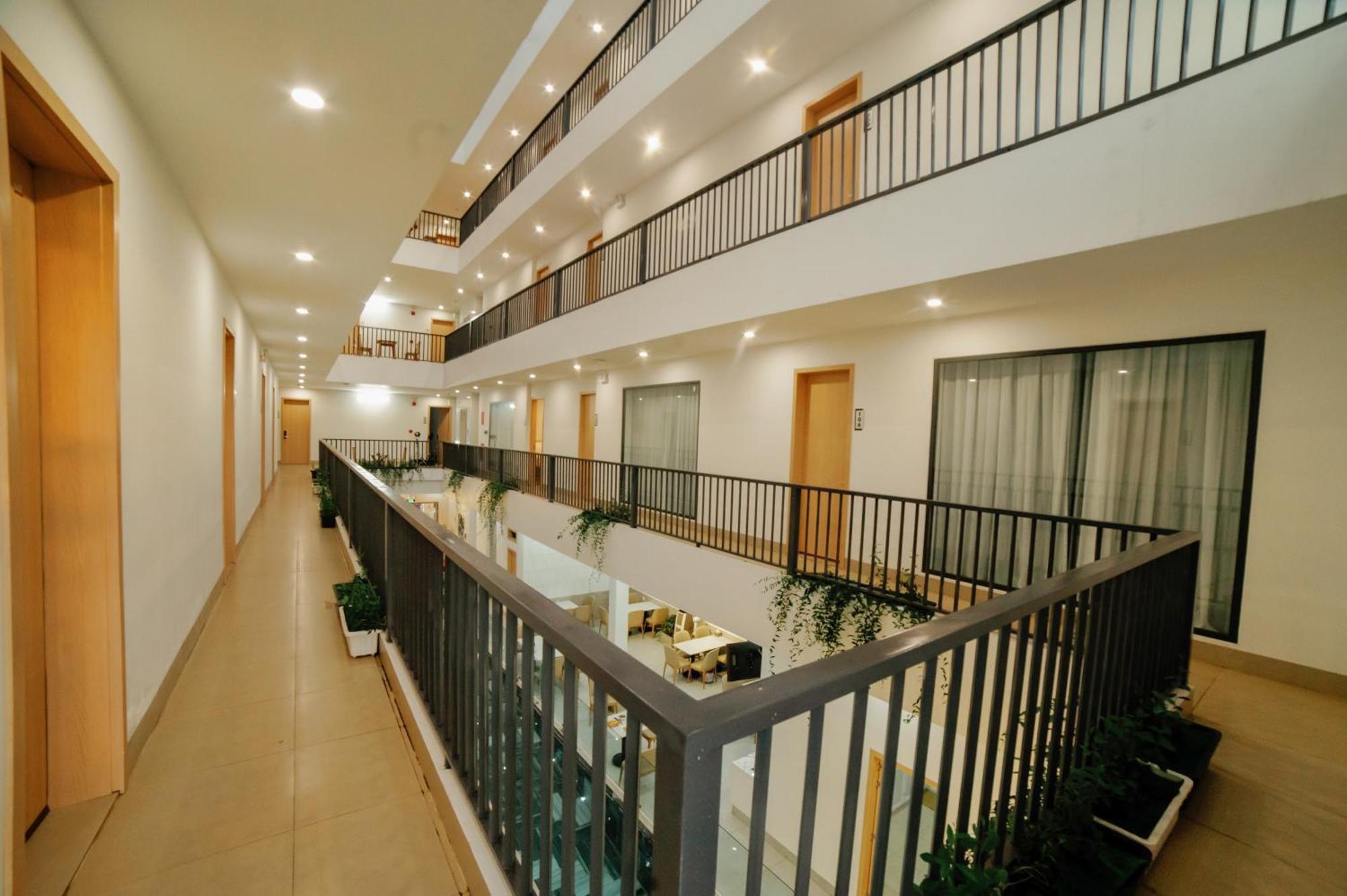 Diora Hotel Pleiku By Hos Eksteriør billede