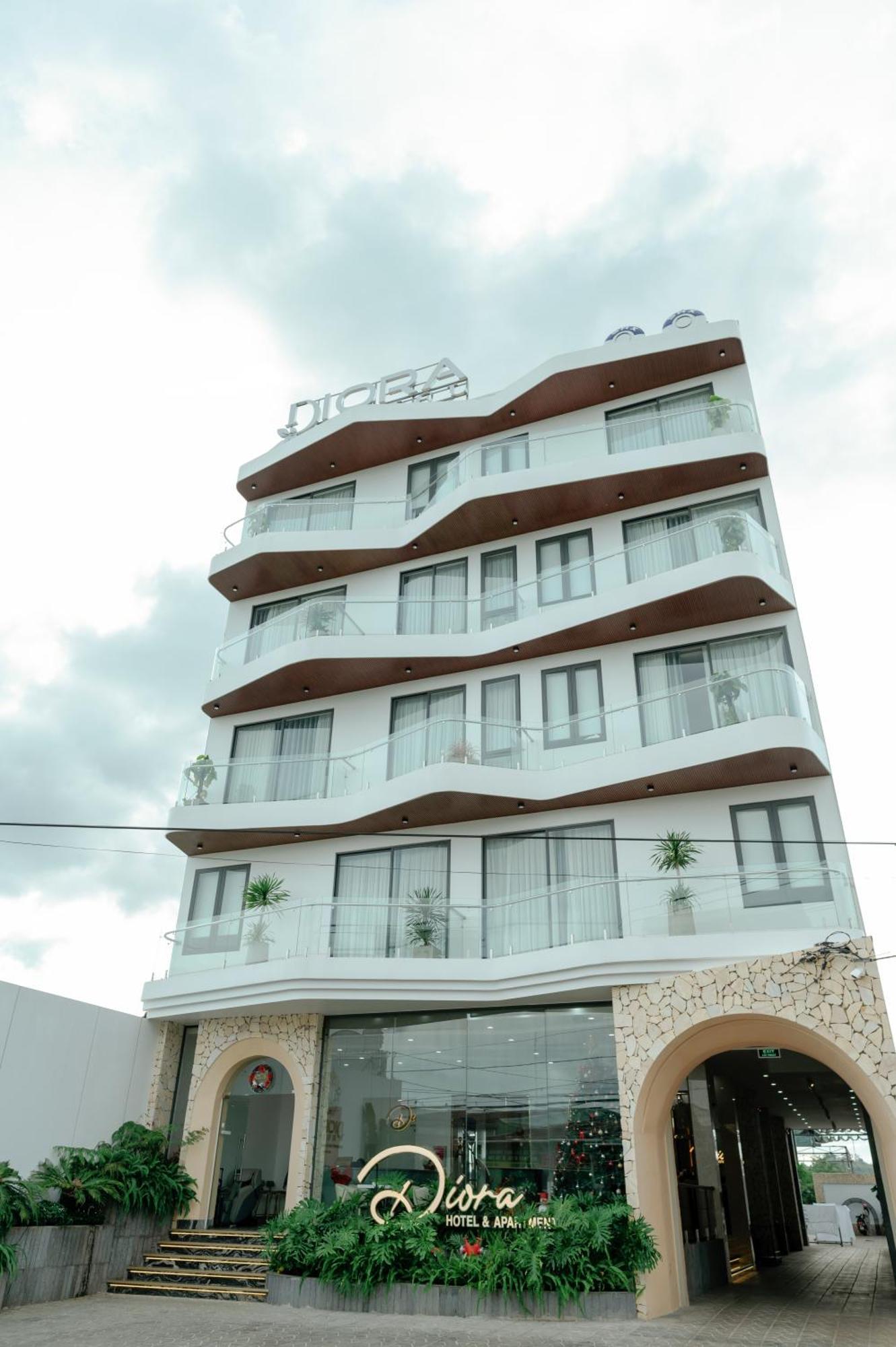 Diora Hotel Pleiku By Hos Eksteriør billede